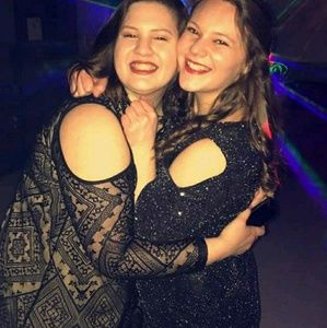 Meet your Posher, Courtney